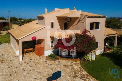 House with 6 Rooms in Faro with 442,00 m²