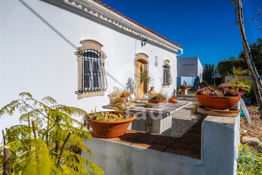 Traditional house with 4 Rooms in Faro with 160,00 m²