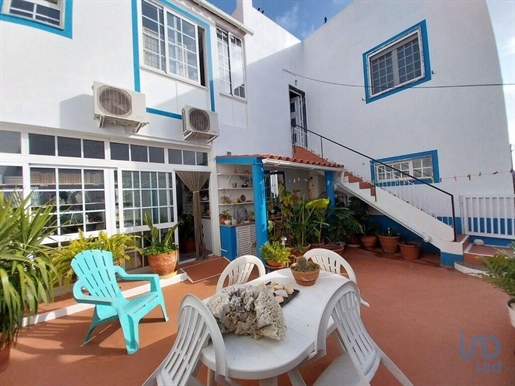 Home / Villa with 3 Rooms in Faro with 100,00 m²
