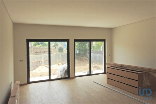 Apartment with 3 Rooms in Aveiro with 175,00 m²