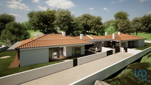 Home / Villa with 3 Rooms in Leiria with 200,00 m²