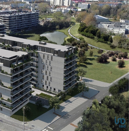 Appartement T3 à Porto de 139,00 m²