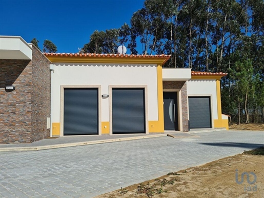 House with 2 Rooms in Leiria with 83,00 m²