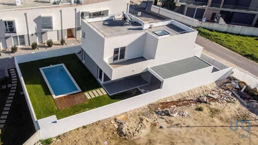 Maison T3 à Leiria de 210,00 m²