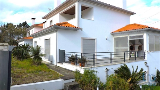 House with 3 Rooms in Leiria with 352,00 m²