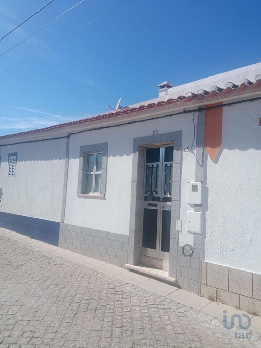 Village house with 3 Rooms in Évora with 105,00 m²
