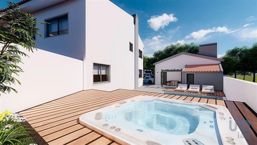 Casa / Villa T5 em Leiria de 330,00 m²