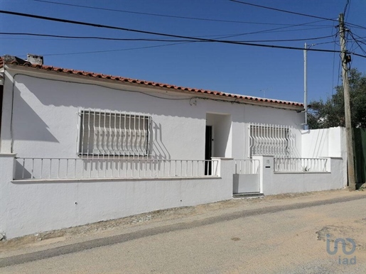 House with 4 Rooms in Évora with 130,00 m²