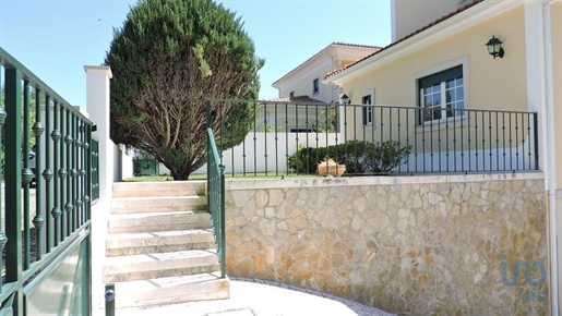 Home / Villa with 3 Rooms in Leiria with 280,00 m²