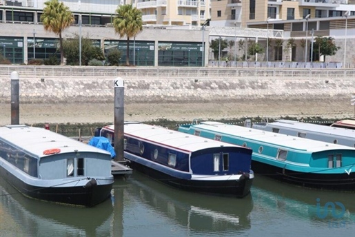Boot / Hausboot in Lisboa, Lisboa