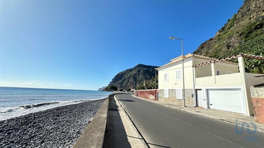 Casa / Villa T3 em Madeira de 141,00 m²