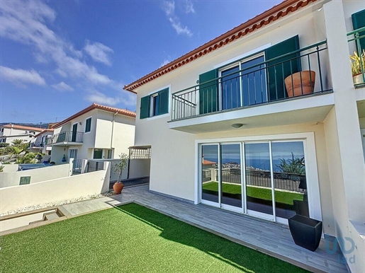 Home / Villa with 3 Rooms in Funchal (Santa Maria Maior) with 166,00 m²