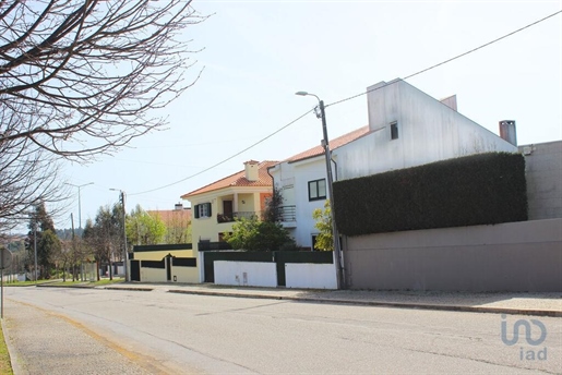 Huis met 5 Kamers in Aveiro met 207,00 m²