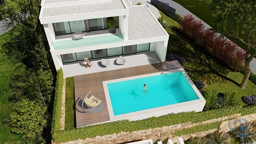 Home / Villa with 3 Rooms in Leiria with 190,00 m²