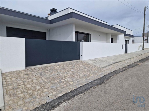 Casa / Villa T3 em Leiria de 215,00 m²