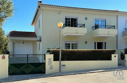 Casa T4 em Leiria de 244,00 m²