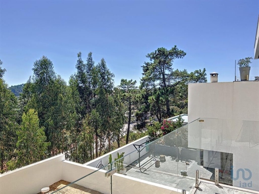 Housing with 4 Rooms in Lisboa with 144,00 m²