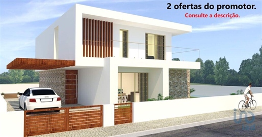 Casa T4 em Leiria de 200,00 m²