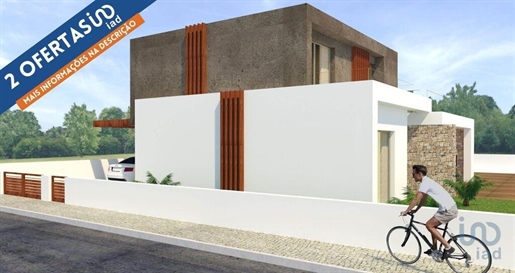 Casa T4 em Leiria de 197,00 m²