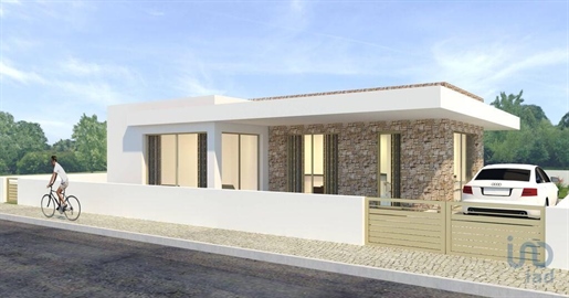 House with 2 Rooms in Leiria with 160,00 m²