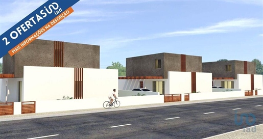 House with 4 Rooms in Leiria with 197,00 m²