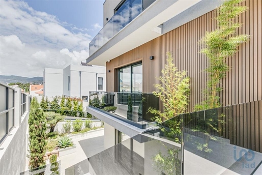 Gîte T5 à Alcabideche de 298,00 m²