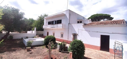 Home / Villa met 5 Kamers in Faro met 218,00 m²