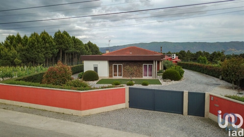 Maison T4 à Vila Real de 313,00 m²