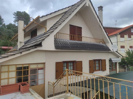 House with 3 Rooms in Vila Real with 200,00 m²