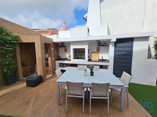 House with 4 Rooms in Cascais e Estoril with 270,00 m²