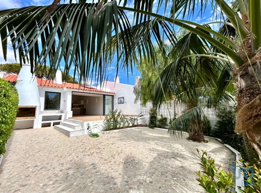 Home / Villa with 2 Rooms in Faro with 112,00 m²