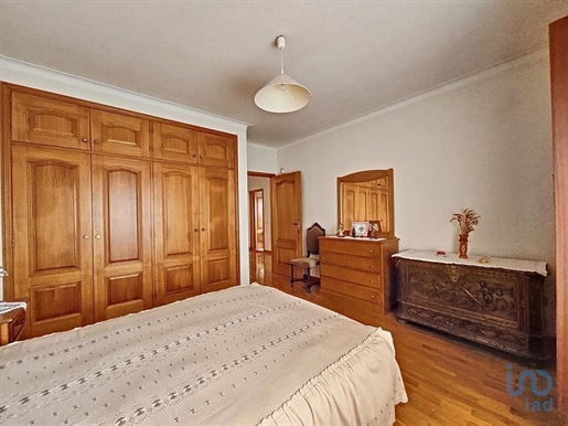 Huis met 4 Kamers in Porto met 225,00 m²