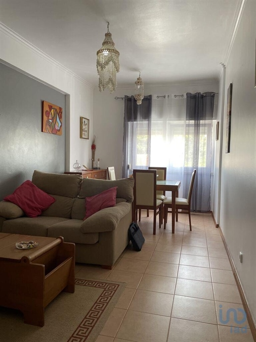 Apartment with 2 Rooms in Lisboa with 76,00 m²