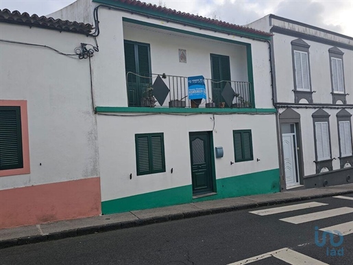 Casa de Cidade T5 em Açores de 130,00 m²