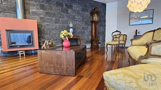 Town House with 4 Rooms in Açores with 165,00 m²
