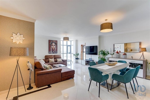 Appartement met 4 Kamers in Setúbal met 165,00 m²
