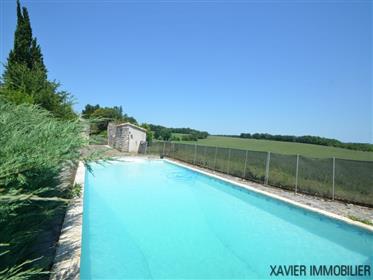 Mooie Quercynoise met zwembad, gelegen in een gehucht op 5 minuten van Montaigu-de-Quercy.