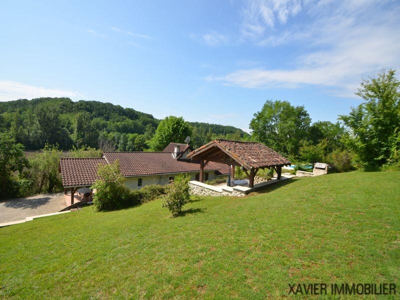 Charming house with pool set at the edge of a village with shops/school.