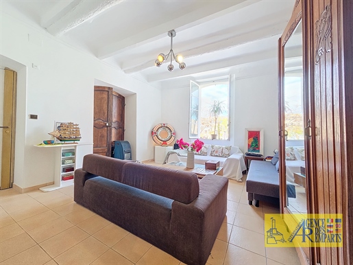 Charming 2-room apartment in the heart of Old Antibes