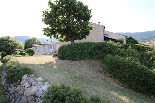 Drôme Provençale tussen Bourdeaux en Saint Nazaire le Desert, huis 500m2, 3 woningen, terrein 1563