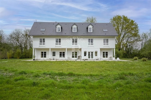 Between Deauville and Honfleur - Custom house with timbering on 9,400m² (100,000 sq ft)