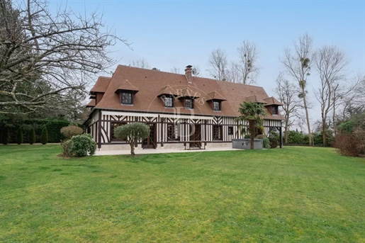 In der Nähe von Deauville, in einem Wohngebiet, Normannisches Haus und sein Garten mit Swimmingpool