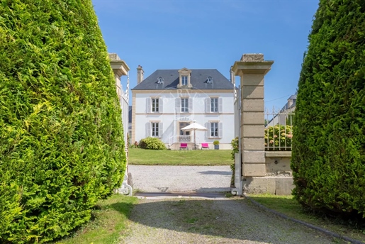 Magnificent manor house in Bessin -