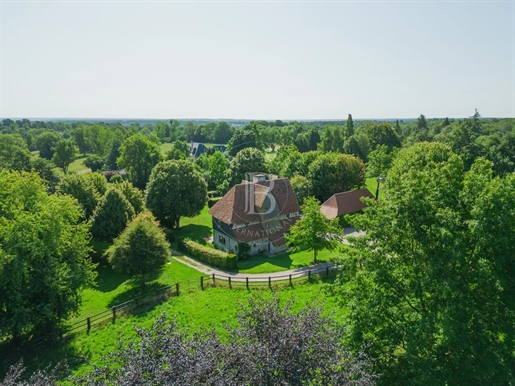 Manor and annexes - 14.8 acre park - Pays d’Auge