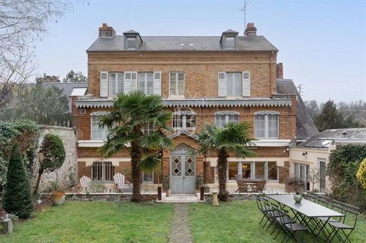 Honfleur - Magnificent mansion with garden and two garages