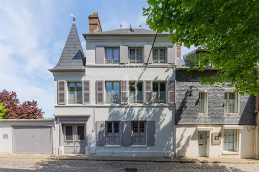 Honfleur Historic Centre - Stunning renovated house with terrace and garage