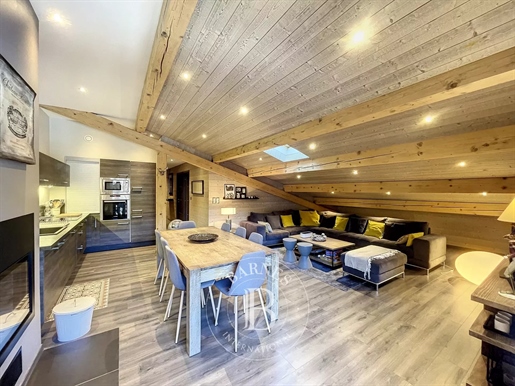 Les Gets - Appartement en attique T5 de 75,65 m² loi carrez (123 m² utiles) - Proche centre village