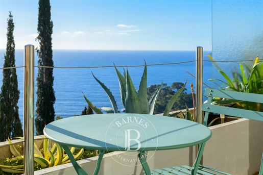 Cap Brun - Apartment 110m² - Splendid view - Residence secured from the sea - Direct beach access