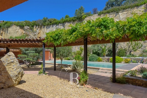 Ollioules, prachtige stijlvolle onder architectuur gebouwde villa Japan in de Provence, 180 m², 4 s