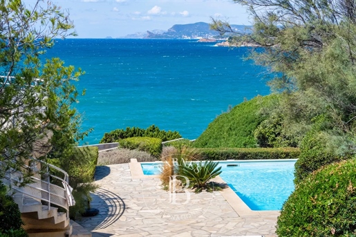 For Sale - Sanary - La Cride - Architect-designed villa - Sea access